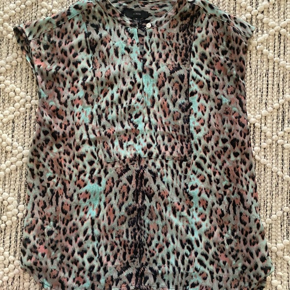 J crew. Medium blouse. 100% polyester - Picture 2 of 4